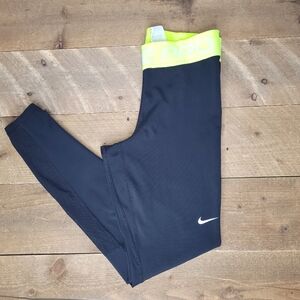 Nike ProWomen's Mid-Rise Mesh-Paneled Leggings